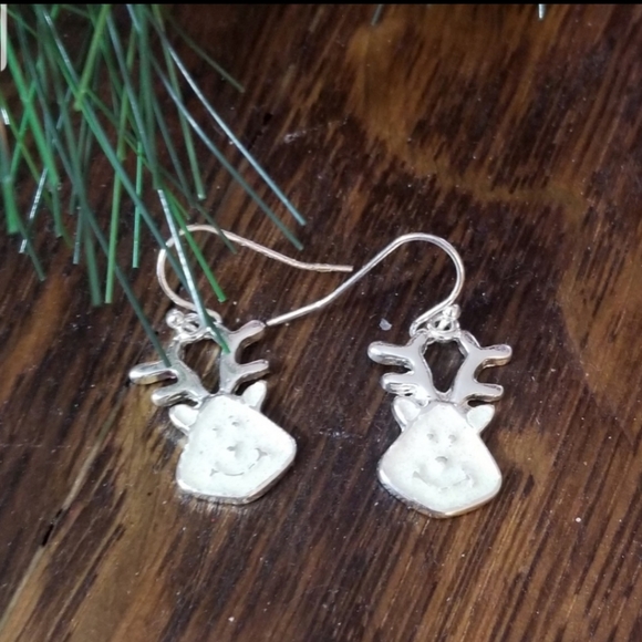 3/$18 SPARKLY Reindeer Christmas Dangle Earrings - Picture 8 of 8